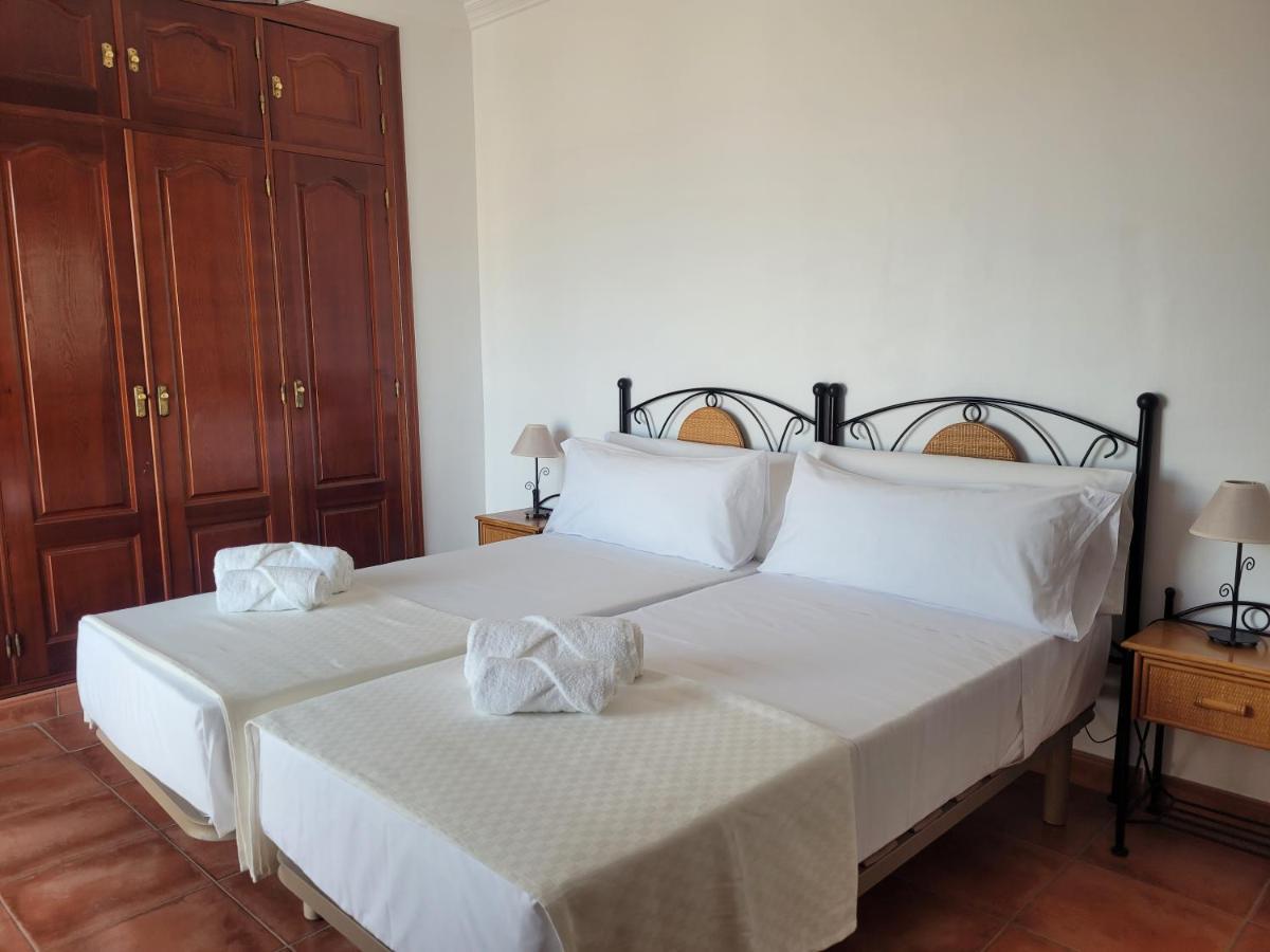 Silhouse Nerja Villas Beach Bagian luar foto