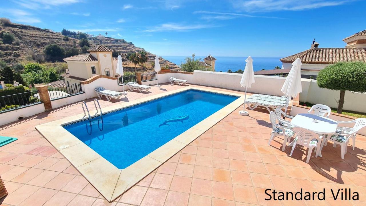 Silhouse Nerja Villas Beach Bagian luar foto