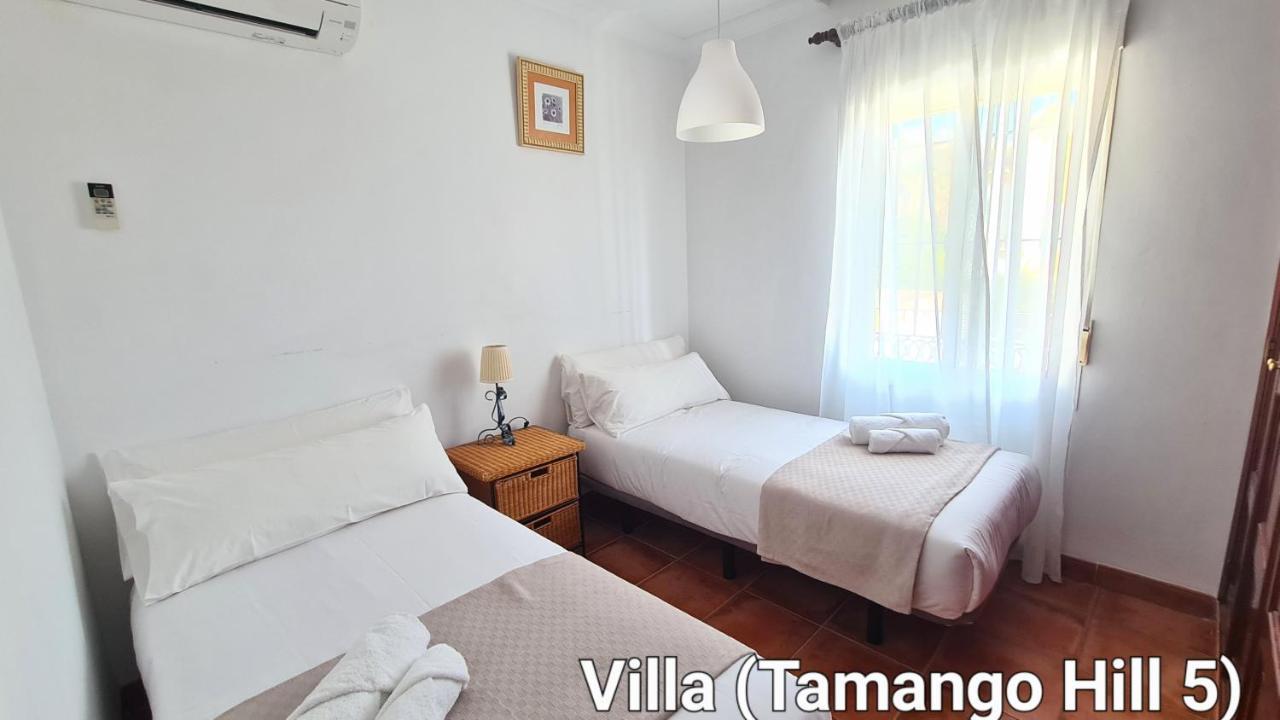 Silhouse Nerja Villas Beach Bagian luar foto