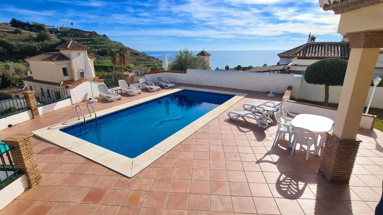Silhouse Nerja Villas Beach Bagian luar foto